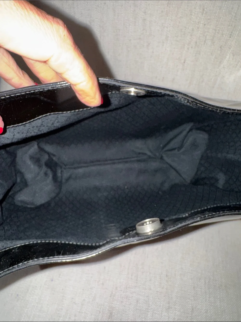 Gucci Black Patent Shoulder Bag - Picture 3 of 4
